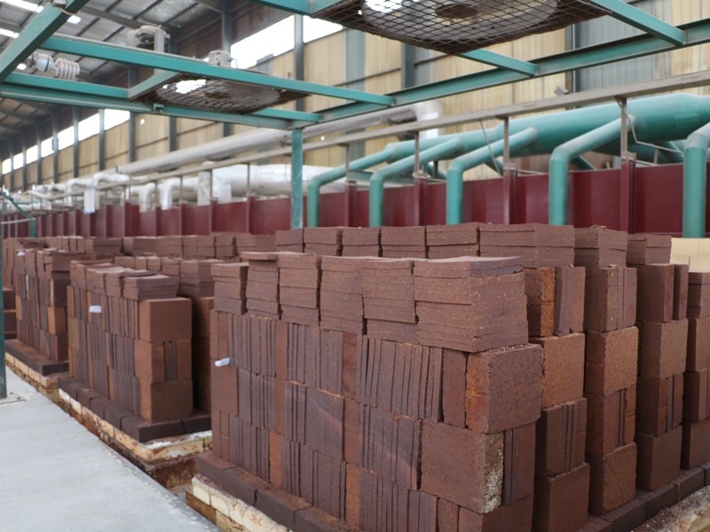 Production of KERUI Magnesia Iron Spinel Brick
